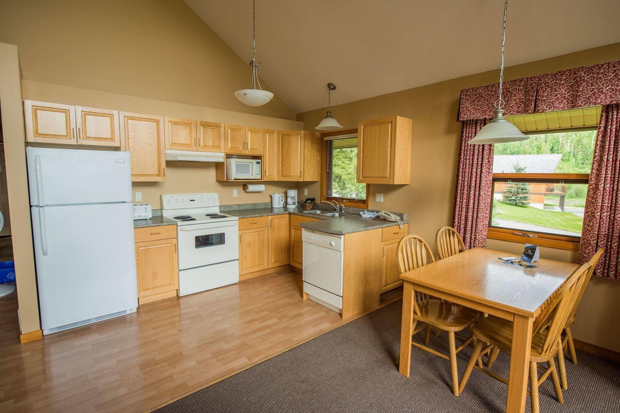 Alpine Meadows Resort Clearwater Bagian luar foto
